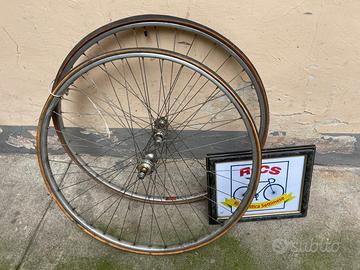 Coppia di ruote MAVIC con tubolari VITTORIA.