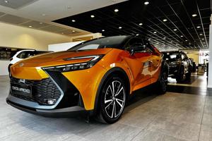 TOYOTA C-HR 2.0 PHEV Lounge Premiere