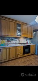 Cucina componibile in legno completa di mobili