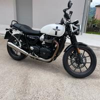 Triumph street twin 900cc