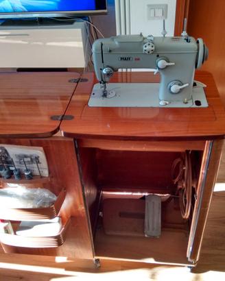 Macchina da cucire vintage a scomparsa PFAFF 260