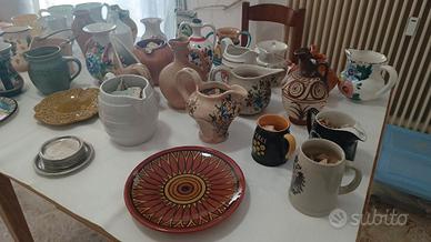 Caraffe e piatti decorazione