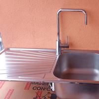 lavandino con miscelatore 