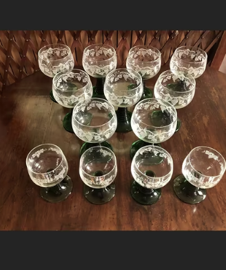 Lotto di 13 graziosi bicchieri vintage Murano