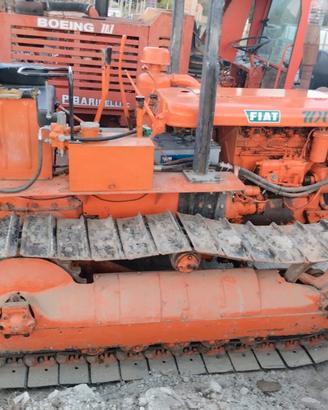 Trattore cingolato Fiat 70C con aratro perfetto