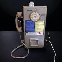 due telefoni a gettoni