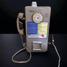 due telefoni a gettoni