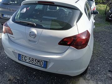opel astra 2011NEOPATENTATI
