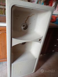 lavandino a due vasche più appoggio 