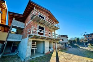 TRILOCLAE NUOVO CON GIARDINO PRIVATO