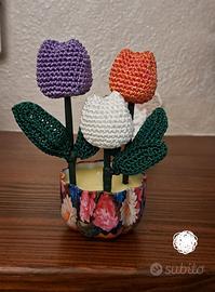 tulipani realizzati a uncinetto