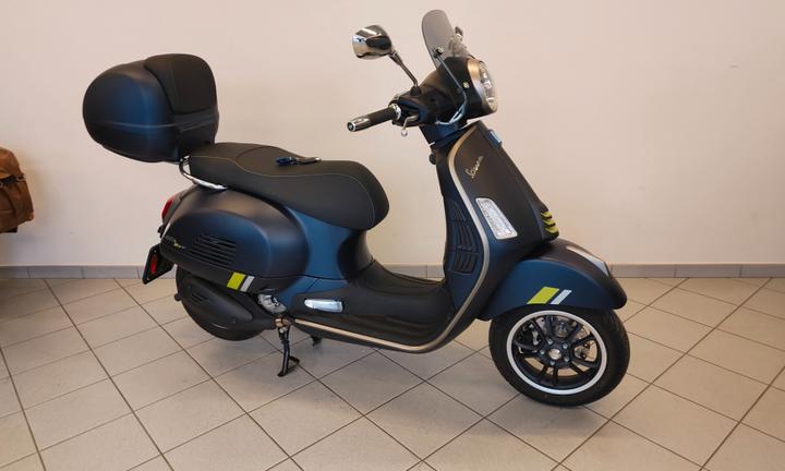 Piaggio Vespa 300 GTS hpe Super Tech solo 1712 km