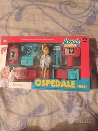 Gioco piccolo ospedale ancora nuovo