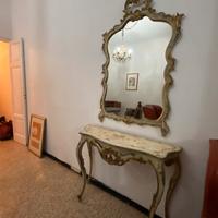 Specchio e mobiletto combinati