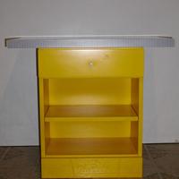 mobiletto in legno laccato  e ripiano in laminato