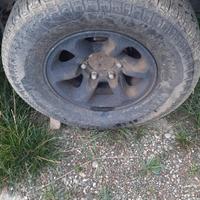 Gomme e cerchi Mitsubishi Pajero 255 70 R15 