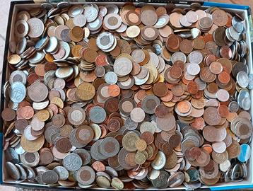 18 kg di monete mondiali