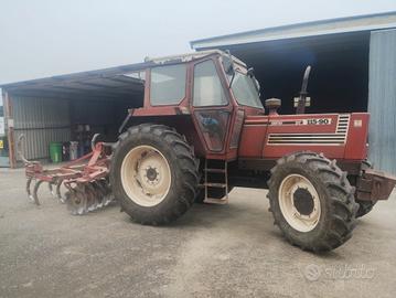 Trattore agricolo 