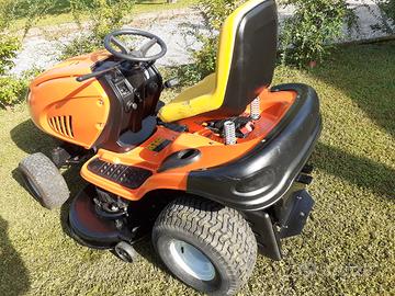 trattorino rasaerba tagliaerba 