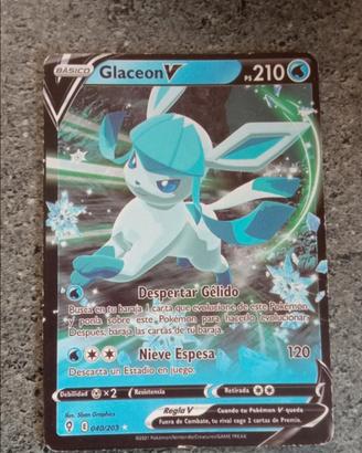 carta Pokemon 2021 glaceon v 40/203