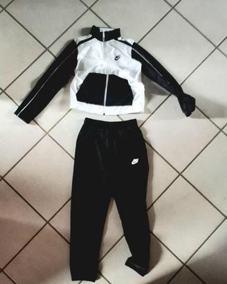 TUTA NIKE 10 / 12 ANNI