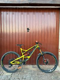 Yt Capra Pro Race carbon