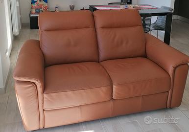Divano in pelle Poltrone e Sofà 