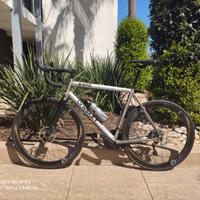 Bici strada Lynskey  in titanio aerospaziale 6.4