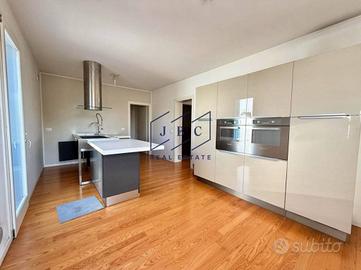 Attico / Mansarda di 158 m² con 5 locali e box aut
