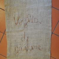 Sacco juta porta regali, con ricamo. 