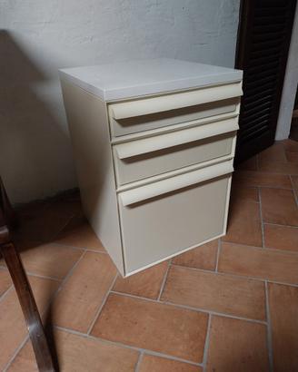 Cassettiera Kartell design Simon Fussel