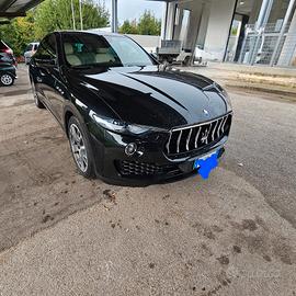Maserati levante 250 cv.