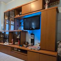 soggiorno incluso televisione  cucina  libreria  