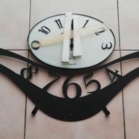 Orologio a parete in metallo "Arte e Mestieri"