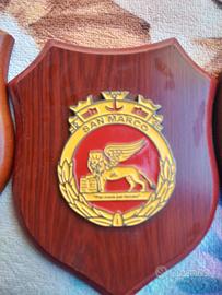 crest araldico fregio