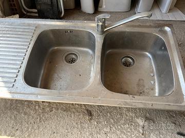 lavello in  acciaio inox