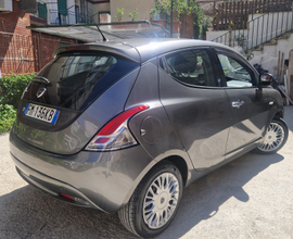 Lancia Y