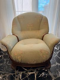 Poltrona modernariato anni ‘70 legno avvolgente