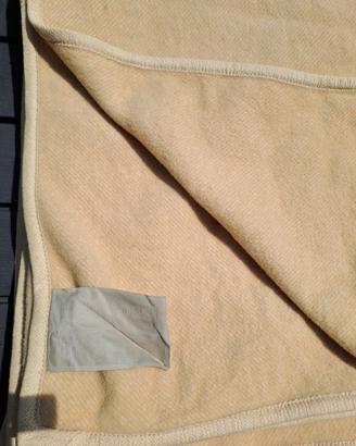 Coperta in lana usata pochissimo