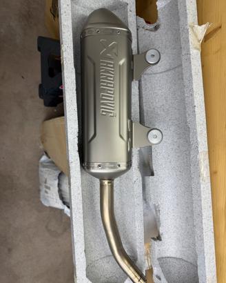 Scarico silenziatore slip-on Akrapovic titanio