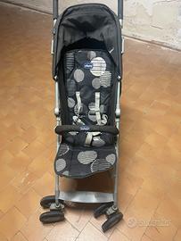 Passeggino chiusura ad ombrello