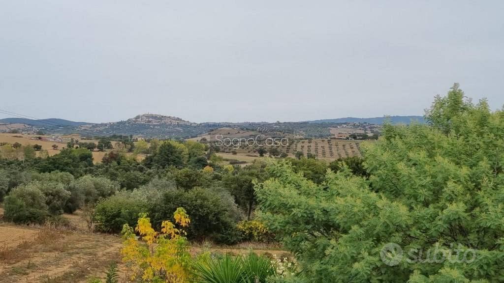 Rustico / Casale di 325 m² con più di 5 locali a M - Vista 5