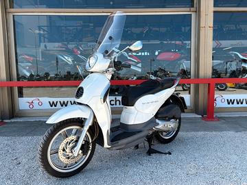Aprilia Scarabeo 200