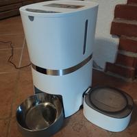 Distributore cibo per Cani e Gatti