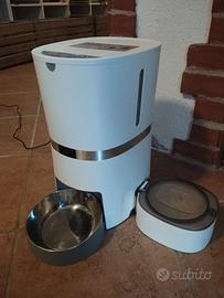 Distributore cibo per Cani e Gatti