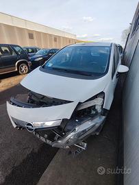 Opel Meriva anno 2011 ricambi usati