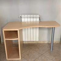 scrivania in legno di faggio