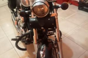  moto  castum yamaha