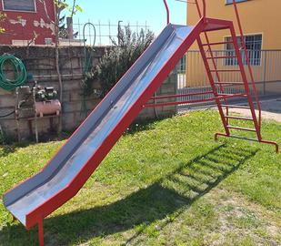 Scivolo da giardino