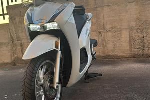 Honda sh 350
